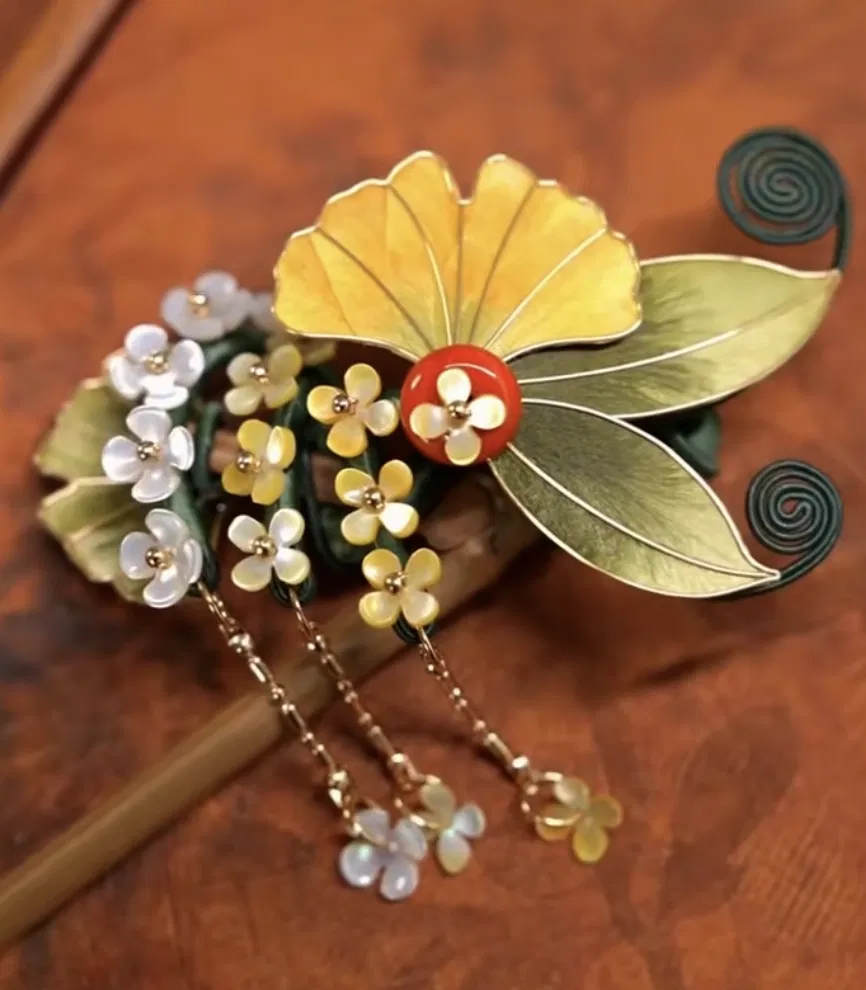 Finished yellow and green ronghua floral hair ornament
